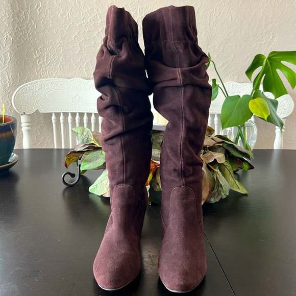 Women’s Boots - Picture 2 of 6